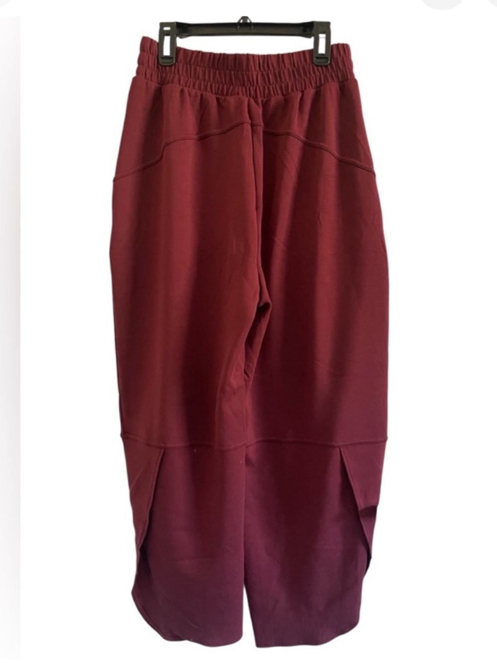 HALARA
Halara Womens High Waisted Barrel 
Pants Split at the Leg
Capri Size XS